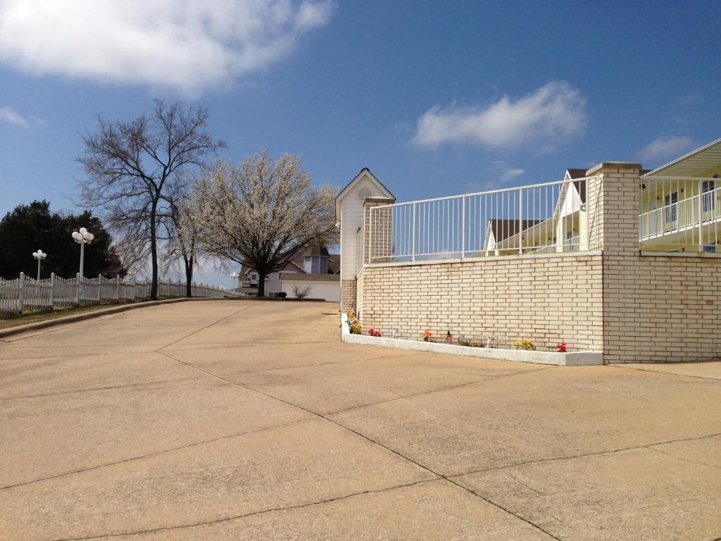 Spinning Wheel Inn Branson Exterior foto